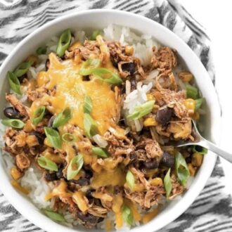 Shredded chicken taco bowl for 2