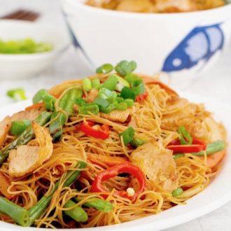 Chicken stir fry with noodles fam 2